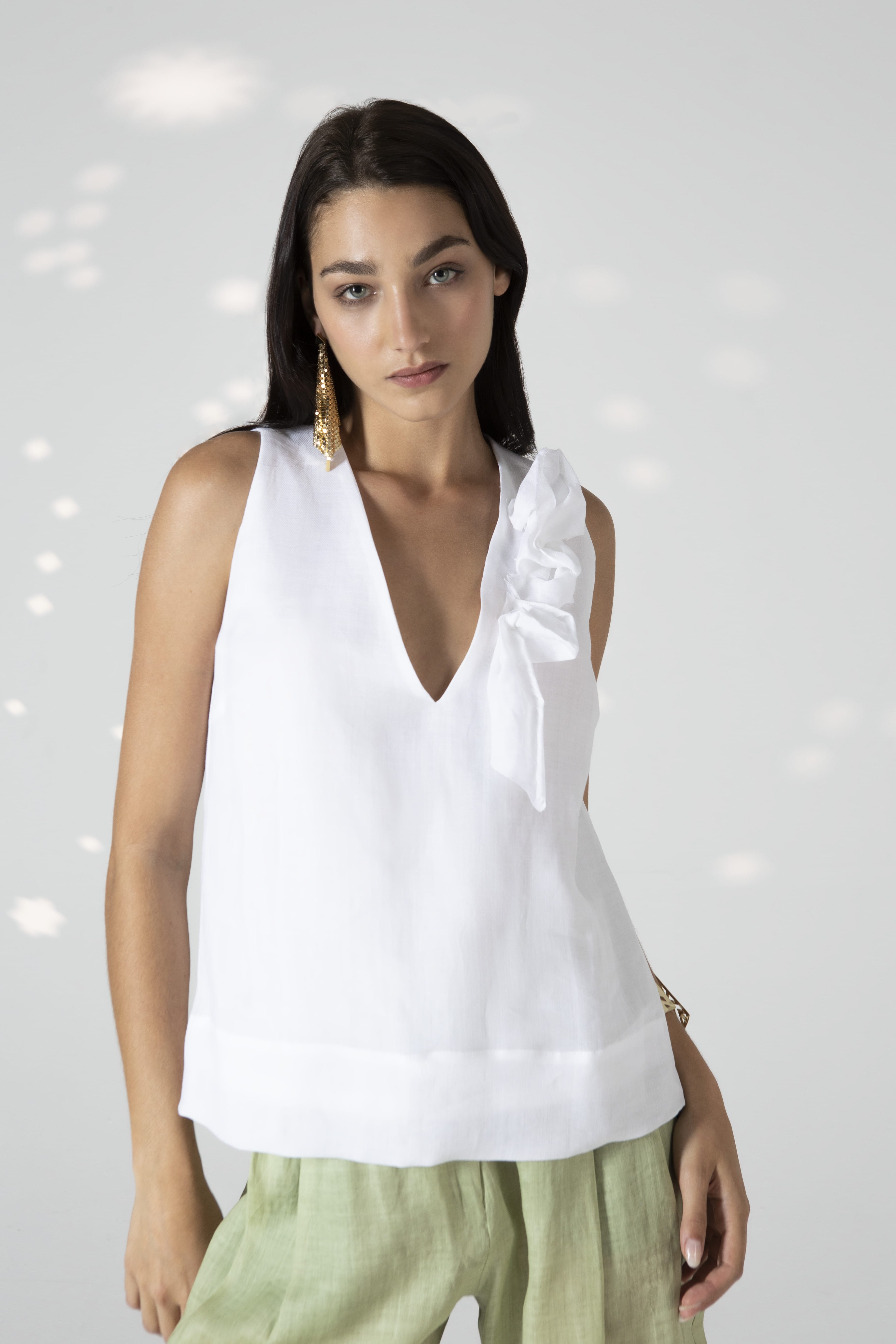 Top smanicato in ramie